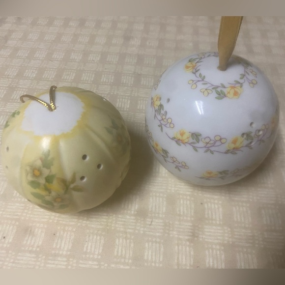 Andre Richard Ball Potpourri Pomander Ornaments - Picture 15 of 16